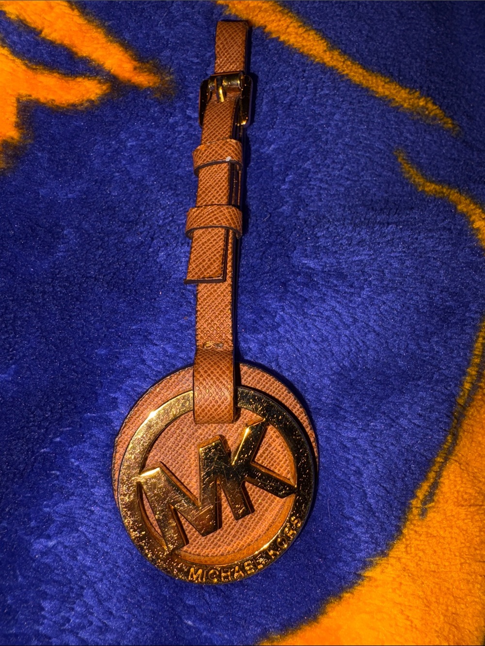 Euc Michael Kors Brown saffiano Leather Tag with Gold MK Logo